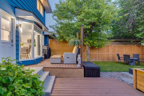 384 Midvalley Drive Se, Calgary, AB 