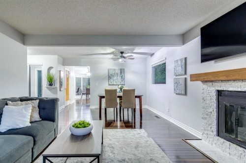 384 Midvalley Drive Se, Calgary, AB 