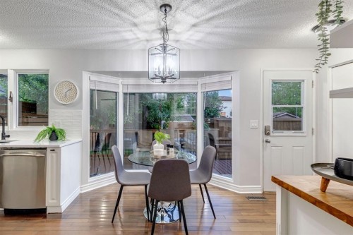 384 Midvalley Drive Se, Calgary, AB 