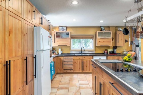 235 5 Street, Drumheller, AB 