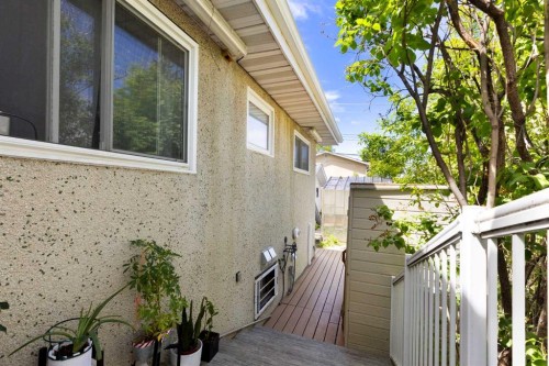 1016 Hunterdale Place Nw, Calgary, AB 