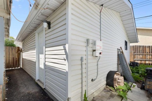 1016 Hunterdale Place Nw, Calgary, AB 