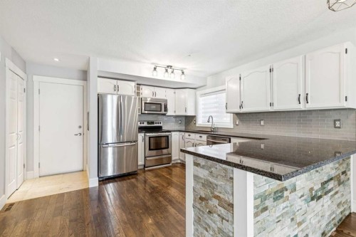 79 Millside Crescent Sw, Calgary, AB 