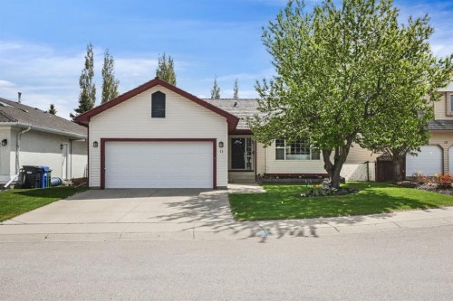11 Strathmore Lakes Crescent, Strathmore, AB 