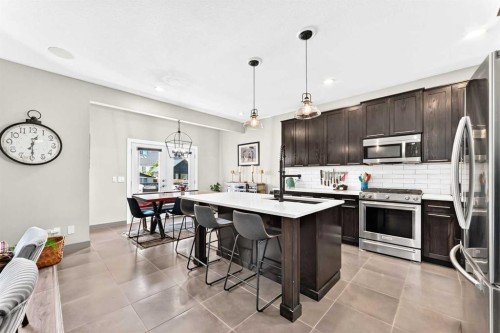 24 Brightonstone Gardens Se, Calgary, AB 