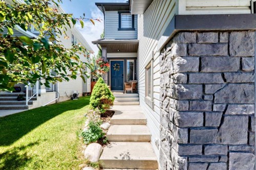 24 Brightonstone Gardens Se, Calgary, AB 