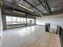 5073 11 Street SE Calgary, AB T2G 2A7