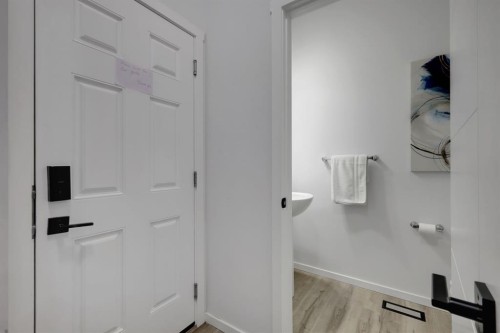610 Southwinds Close Sw, Airdrie, AB - Indoor Photo Showing Other Room