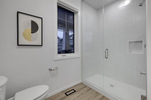 610 Southwinds Close Sw, Airdrie, AB - Indoor Photo Showing Bathroom