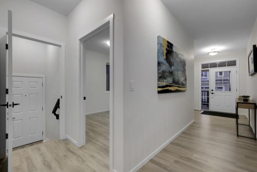 610 Southwinds Close Sw, Airdrie, AB - Indoor Photo Showing Other Room