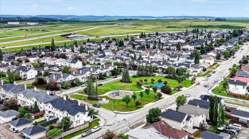 39 Bridlewood Avenue Sw, Calgary, AB 