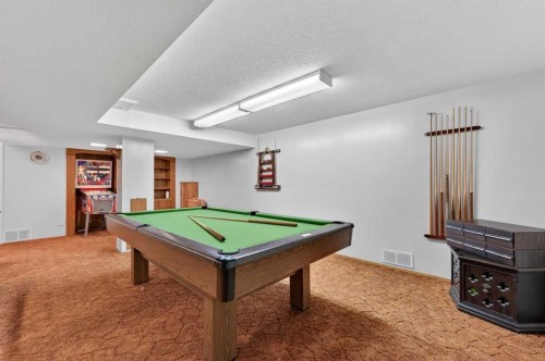 6451 70 Street Nw, Calgary, AB 