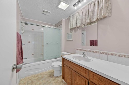 6451 70 Street Nw, Calgary, AB 