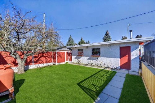 6451 70 Street Nw, Calgary, AB 