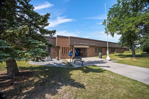 6451 70 Street Nw, Calgary, AB 