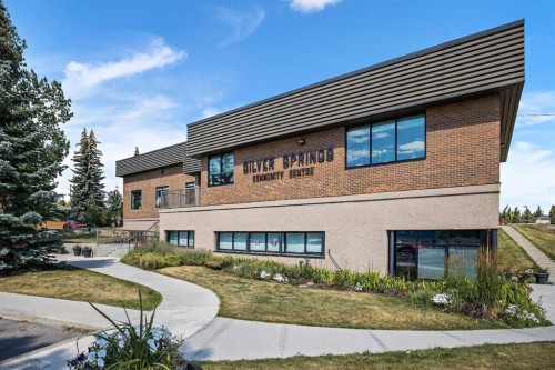 6451 70 Street Nw, Calgary, AB 