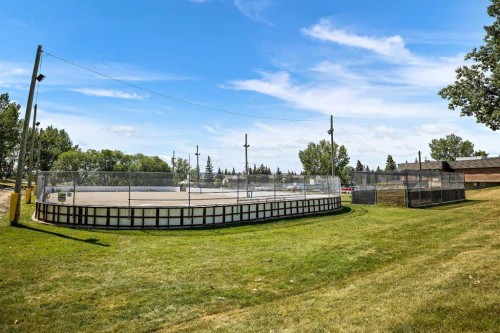 6451 70 Street Nw, Calgary, AB 