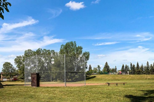 6451 70 Street Nw, Calgary, AB 