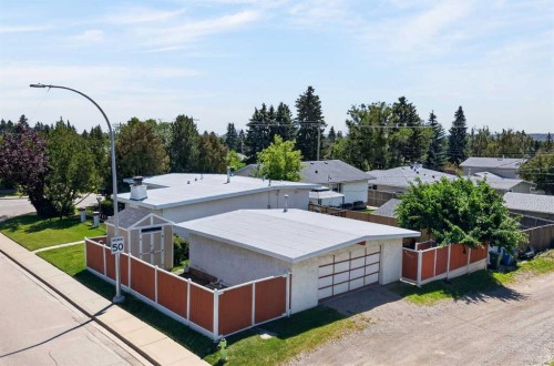 6451 70 Street Nw, Calgary, AB 