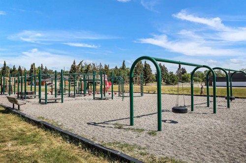 6451 70 Street Nw, Calgary, AB 
