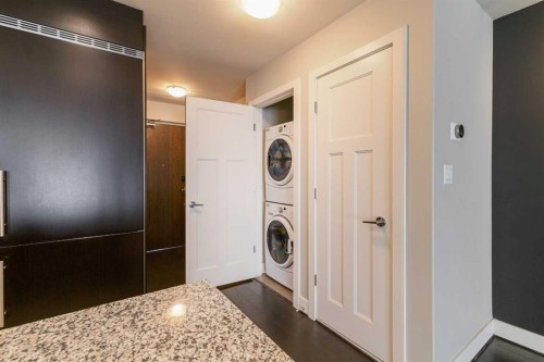 132-99 Spruce Place Sw, Calgary, AB 
