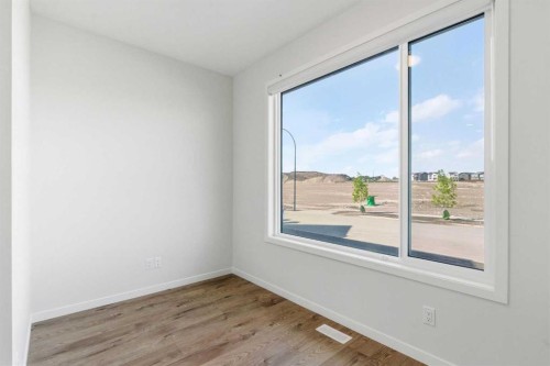 107 Royston Way Nw, Calgary, AB 