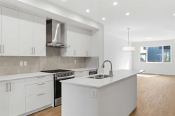 107 Royston Way NW Calgary, AB T3L 0M4
