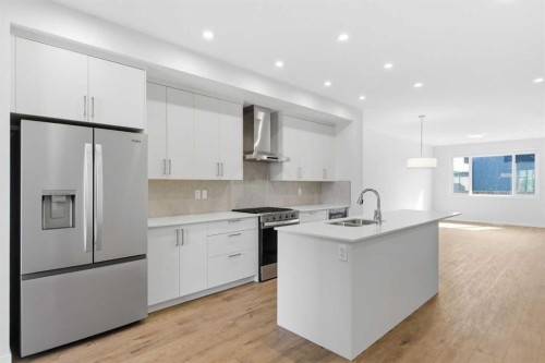 107 Royston Way Nw, Calgary, AB 