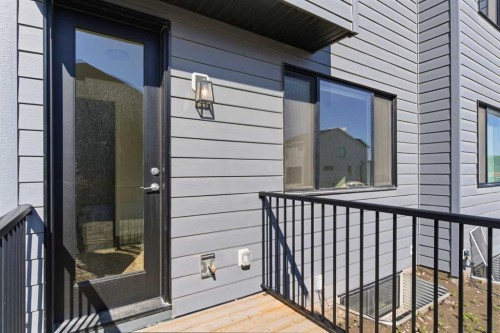 107 Royston Way Nw, Calgary, AB 