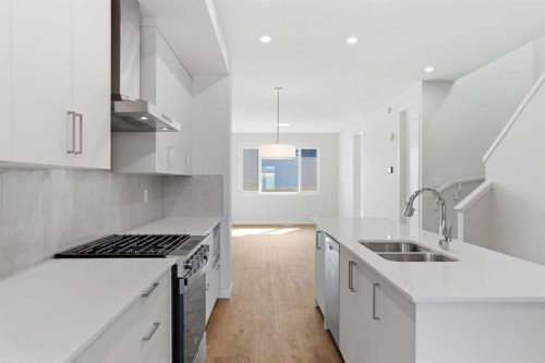 107 Royston Way Nw, Calgary, AB 
