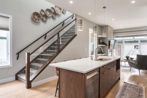 4321 72 Street Nw, Calgary, AB 