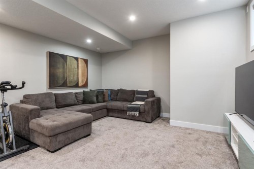 4321 72 Street Nw, Calgary, AB 