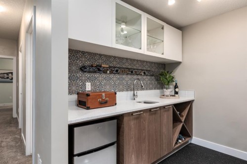 4321 72 Street Nw, Calgary, AB 