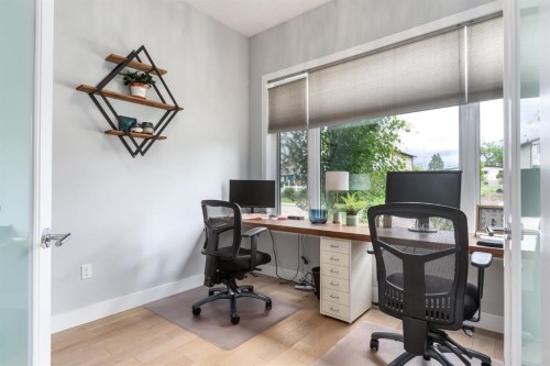 4321 72 Street Nw, Calgary, AB 