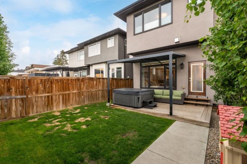 4321 72 Street Nw, Calgary, AB 