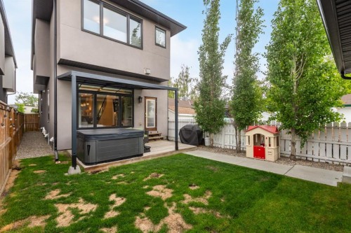 4321 72 Street Nw, Calgary, AB 