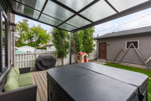 4321 72 Street Nw, Calgary, AB 
