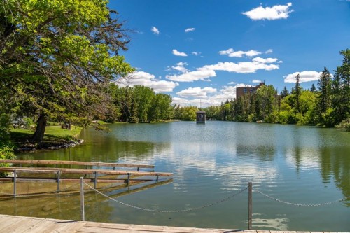 4321 72 Street Nw, Calgary, AB 