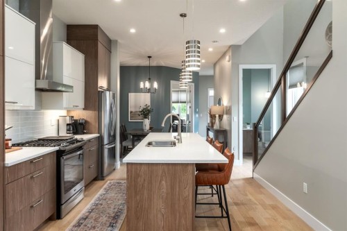4321 72 Street Nw, Calgary, AB 