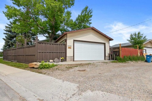 6756 Huntchester Road Ne, Calgary, AB 