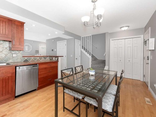 81 Somme Manor Sw, Calgary, AB 