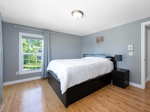81 Somme Manor Sw, Calgary, AB 