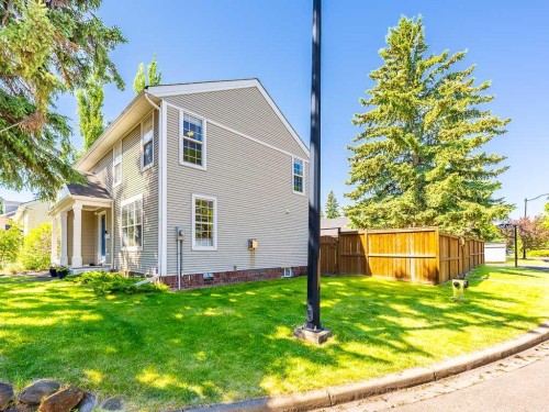 81 Somme Manor Sw, Calgary, AB 
