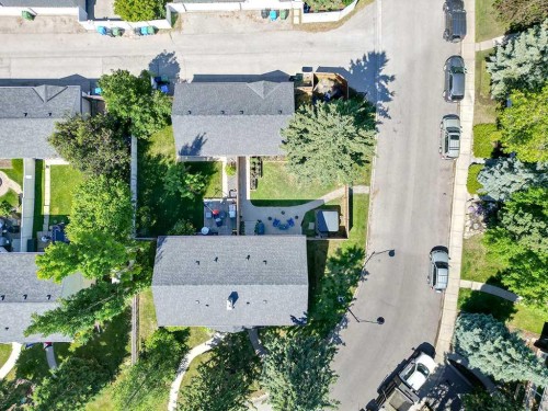 81 Somme Manor Sw, Calgary, AB 