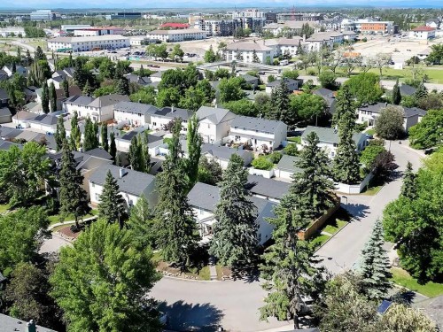 81 Somme Manor Sw, Calgary, AB 