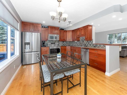 81 Somme Manor Sw, Calgary, AB 