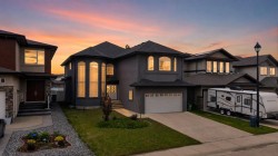 647 Fraser Vista NW Edmonton, AB T5Y 0V4