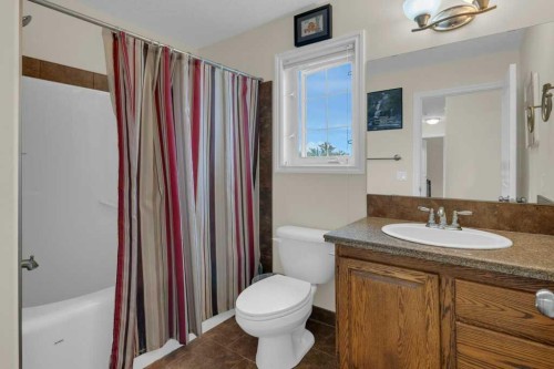 161 Hillcrest Boulevard, Strathmore, AB 