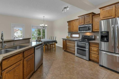 161 Hillcrest Boulevard, Strathmore, AB 