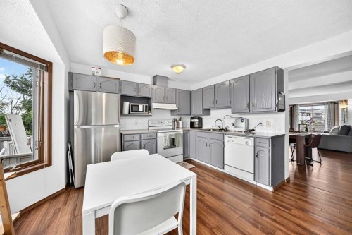 89 Bedford Manor Ne, Calgary, AB 